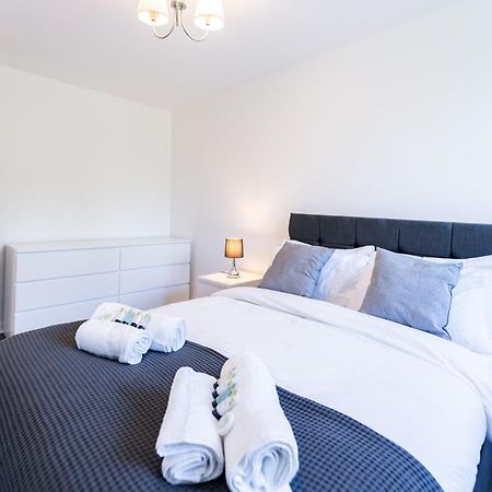 Luxury 3 Bedroom Flat With Balcony In Westbourne Park 런던 외부 사진