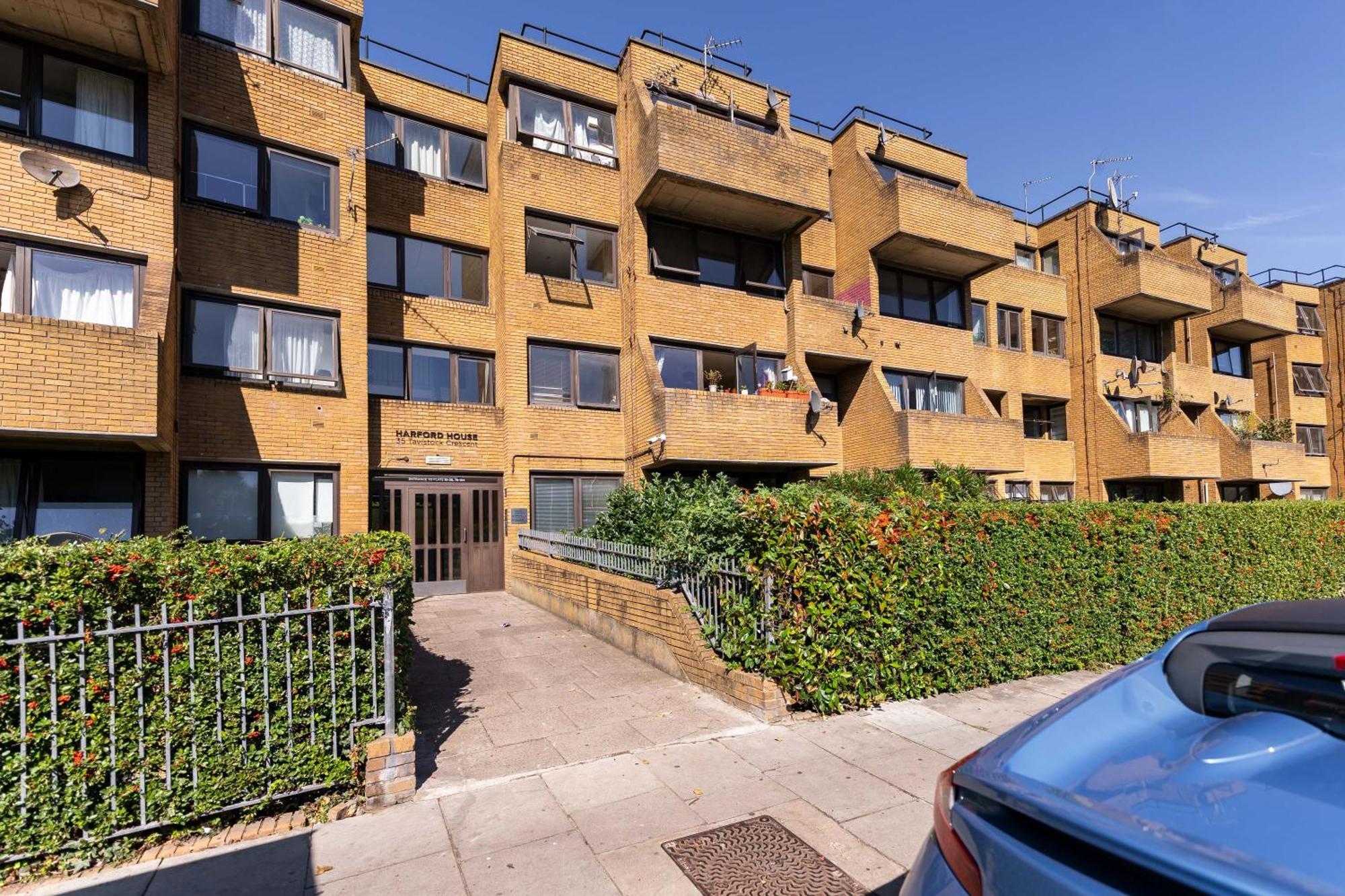 Luxury 3 Bedroom Flat With Balcony In Westbourne Park 런던 외부 사진